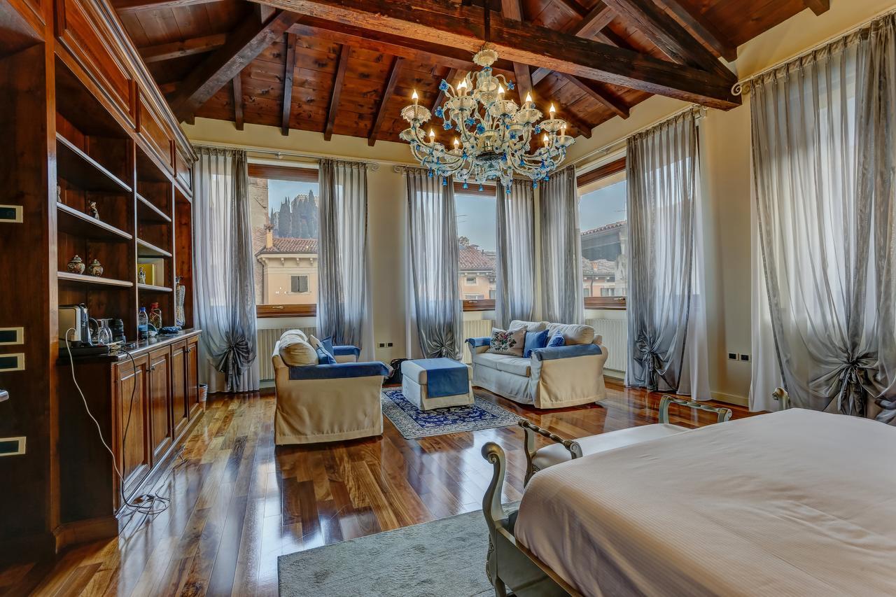 Relais Ponte Pietra Panzió 2*